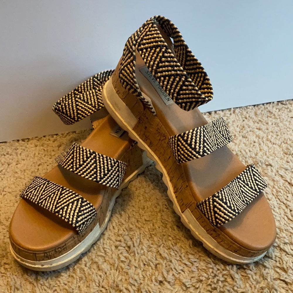 Rare Steve Madden Woven Platform Shoes